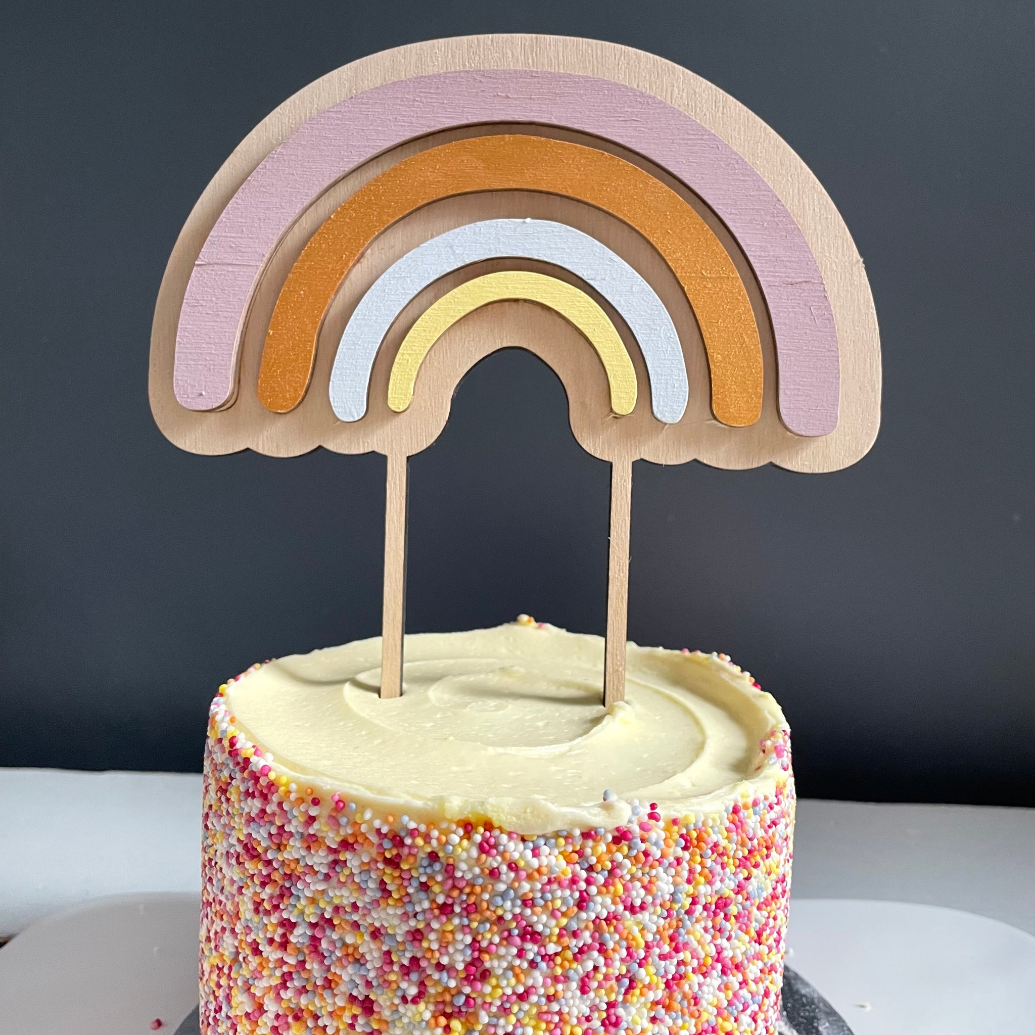 Cotton Cake Topper . Rainbow - LOOP by Frankie