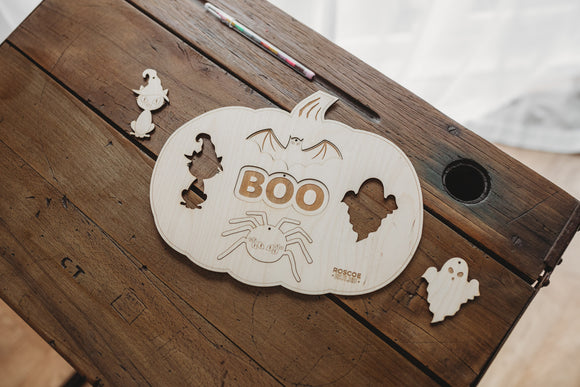 HALLOWEEN COLOURING STENCIL AND DECORATION SET
